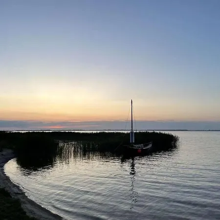 Vakantiehuis At The Saaler Bodden *